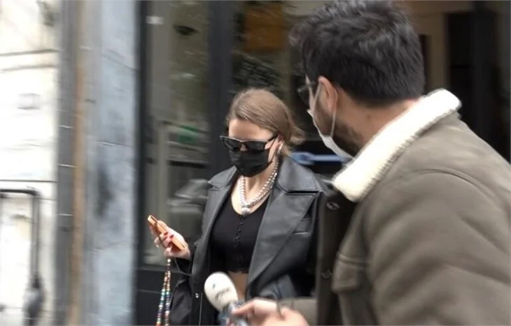 Serenay Sarıkaya: Size ne!