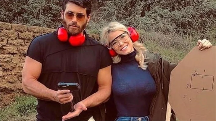 Can Yaman- Diletta Leotta çiftinden aşk pozu
