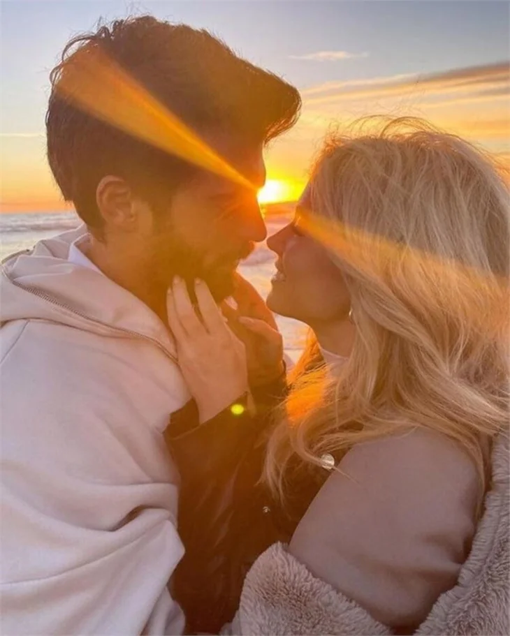 Can Yaman- Diletta Leotta çiftinden aşk pozu
