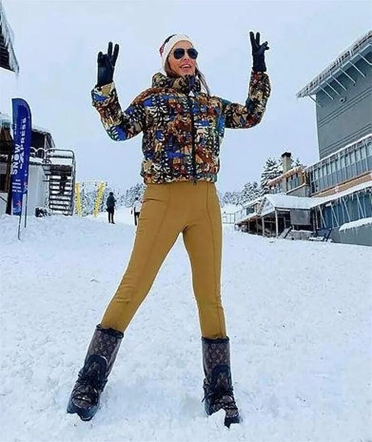 Koronavirüsü yenen Demet Akalın canlı yayına çıktı: "En yakınlarımı bile sildim"