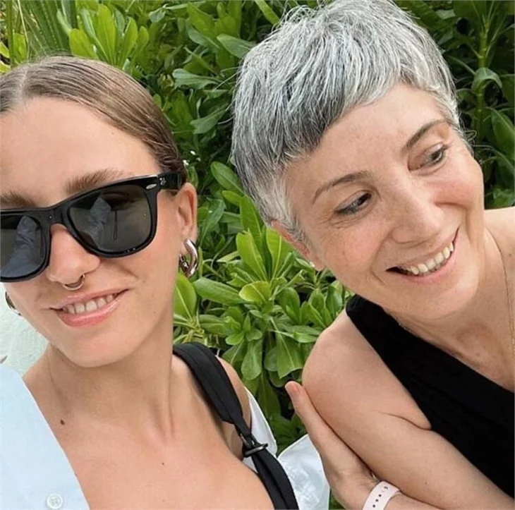 Serenay Sarıkaya, Maldivler'e kiminle gittiğini açıkladı!