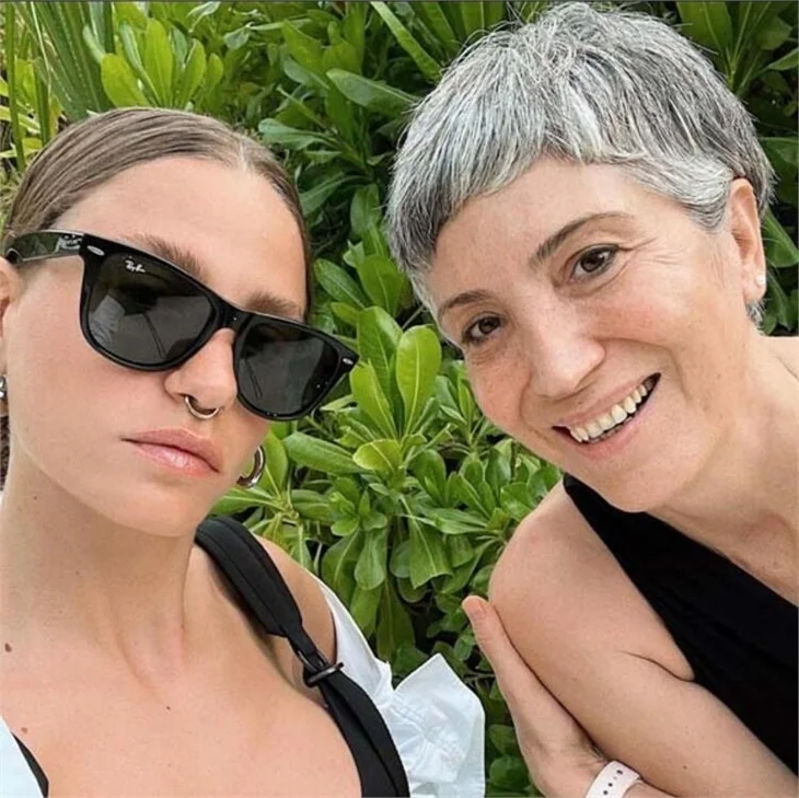 Serenay Sarıkaya, Maldivler'e kiminle gittiğini açıkladı!