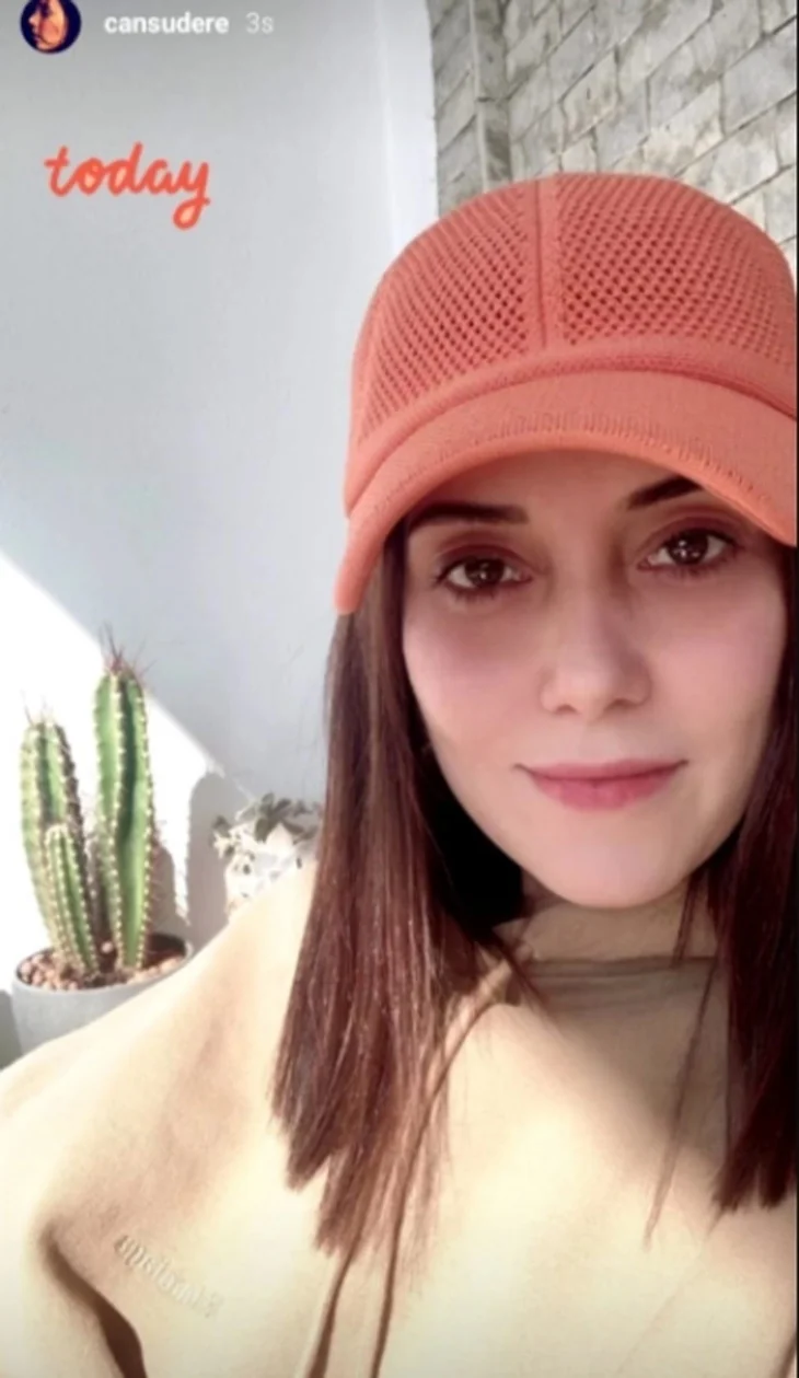 Cansu Dere'nin makyajsız güzelliği olay oldu!