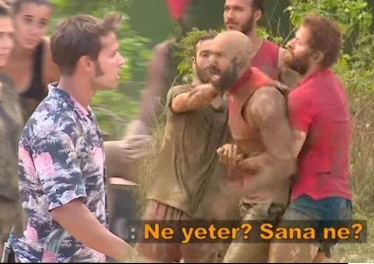 Survivor'da büyük olay! Murat Ceylan'ın üzerine yürüdü!