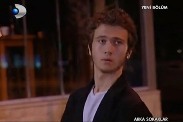 Aras Bulut İynemli'yi gören şaştı! Magazin gündemini sallayan kare