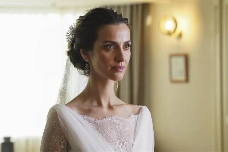 İrem Helvacıoğlu gelinlik ile göz kamaştırdı!