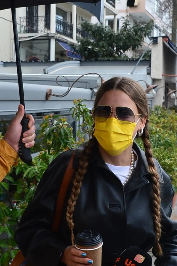 Serenay Sarıkaya’dan yalnızım mesajı!