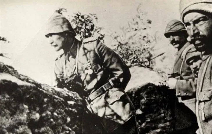 Ünlü isimlerden 18 Mart Çanakkale Zaferi paylaşımları!
