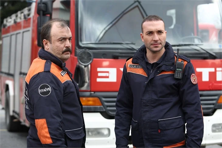'Kırmızı Kamyon' dizisinin setinden ilk kareler....