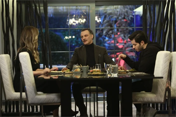 'Kırmızı Kamyon' dizisinin setinden ilk kareler....