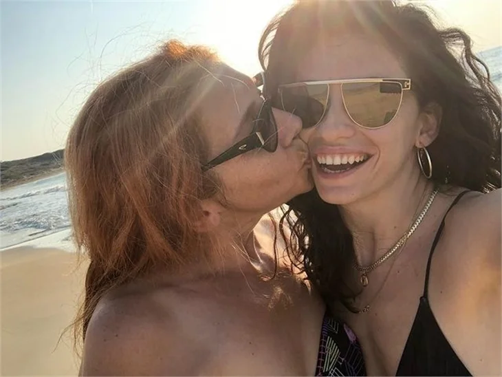 Hazar Ergüçlü, Kıbrıs'ta deniz sezonunu açtı