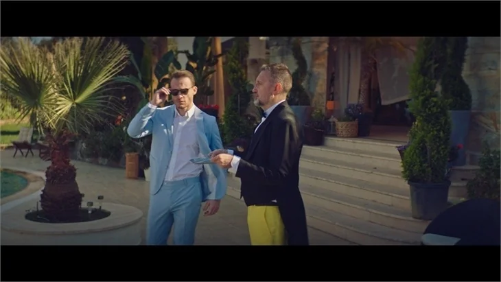 Kerem Bürsin'den yeni reklam anlaşması...