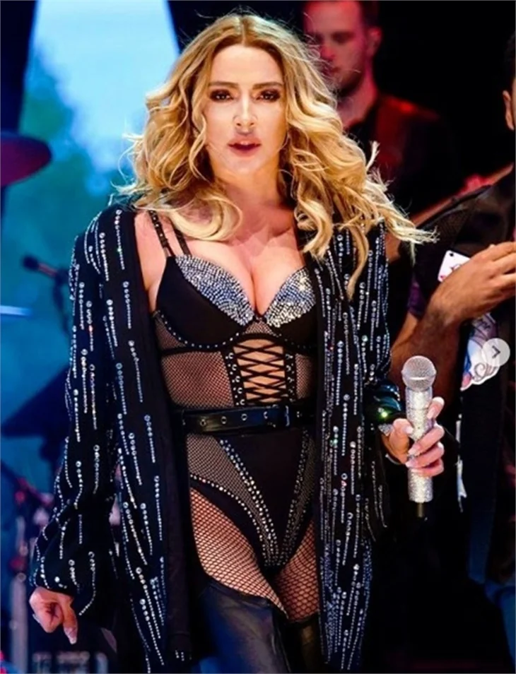 Hadise isyan etti: 'Roberto Carlos' bacaklı dediler!