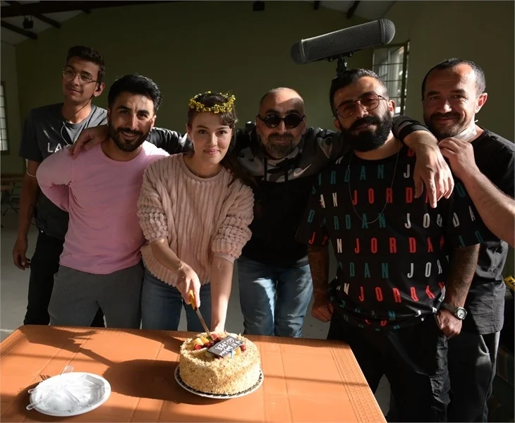 "Bir Zamanlar Kıbrıs” setinde sürpriz doğum günü