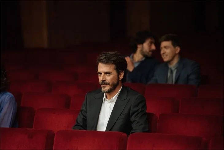 Mehmet Günsür, İtalya'da rol aldığı dizi yayında!