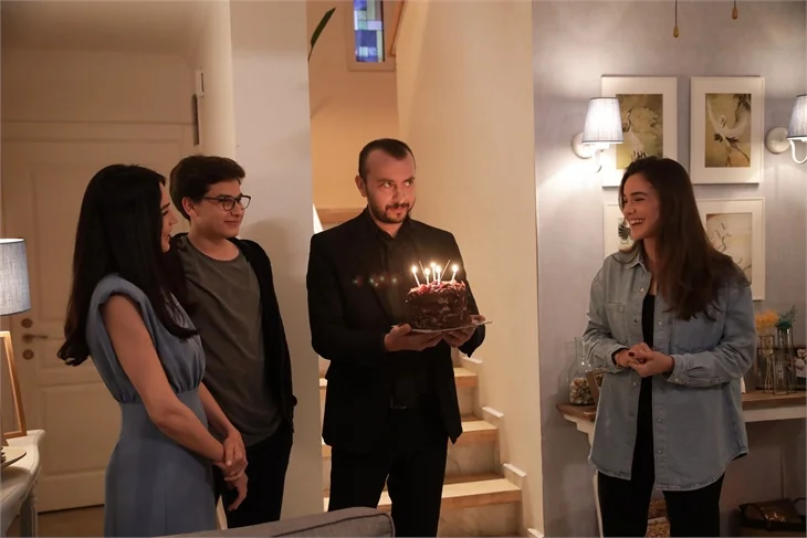 Son Yaz setinde Ali Atay'a sürpriz doğum günü kutlaması!