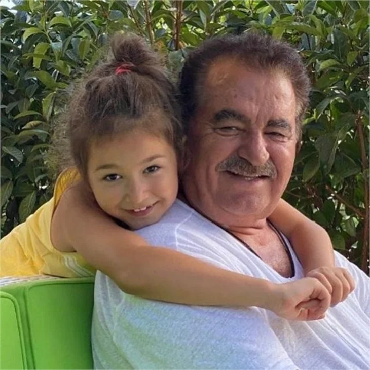 Ünlü isimlerden '23 Nisan' paylaşımları!