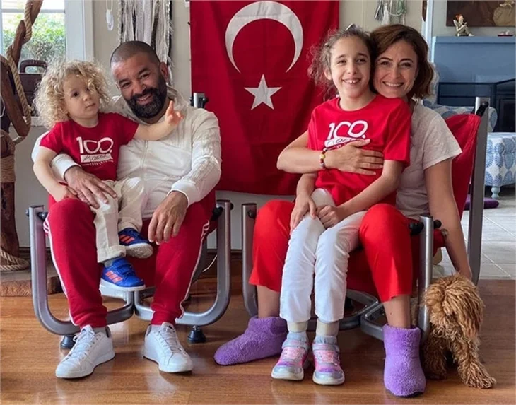 Ünlü isimlerden '23 Nisan' paylaşımları!