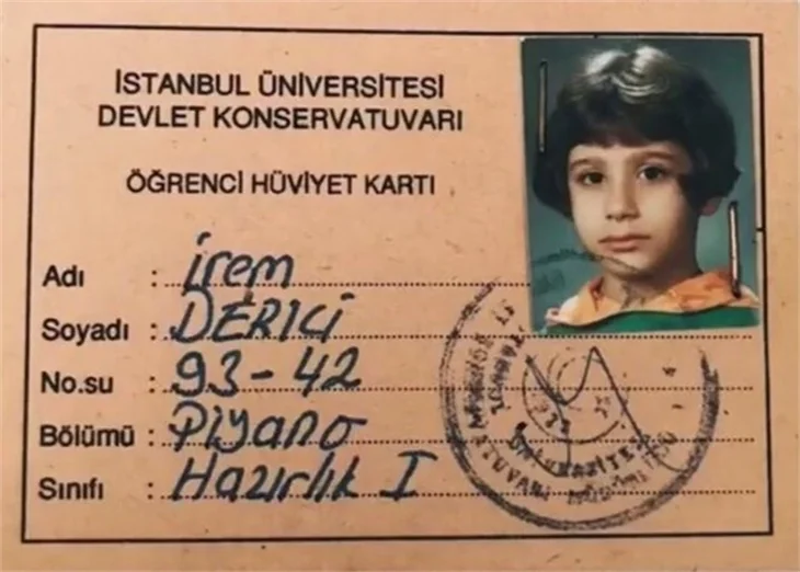 Ünlü isimlerden '23 Nisan' paylaşımları!