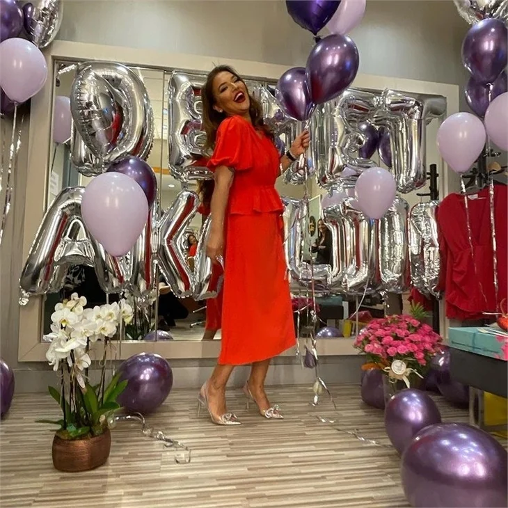 Demet Akalın'dan doğum günü kutlaması!