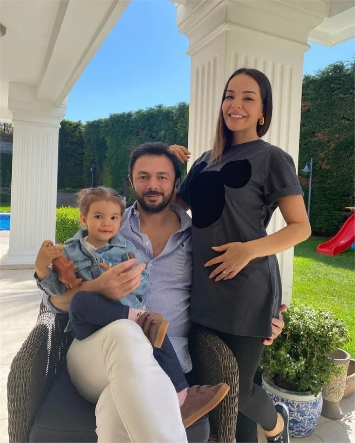 Bengü ikinci çocuğuna hamile!