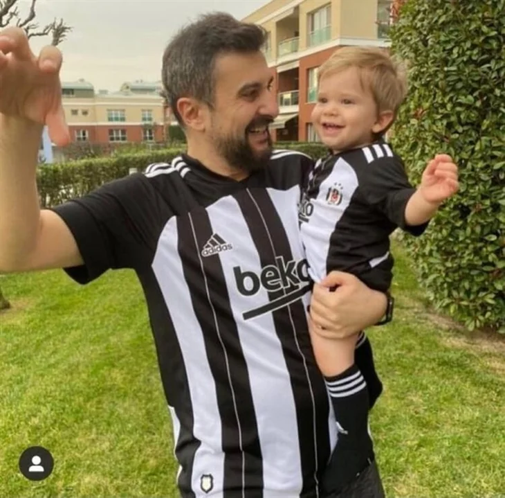Beşiktaşlı ünlü isimlerin şampiyonluk sevinci