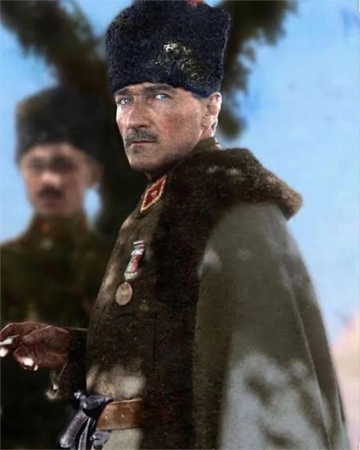 Ünlülerden 19 Mayıs Atatürk'ü Anma Gençlik ve Spor Bayramı mesajları