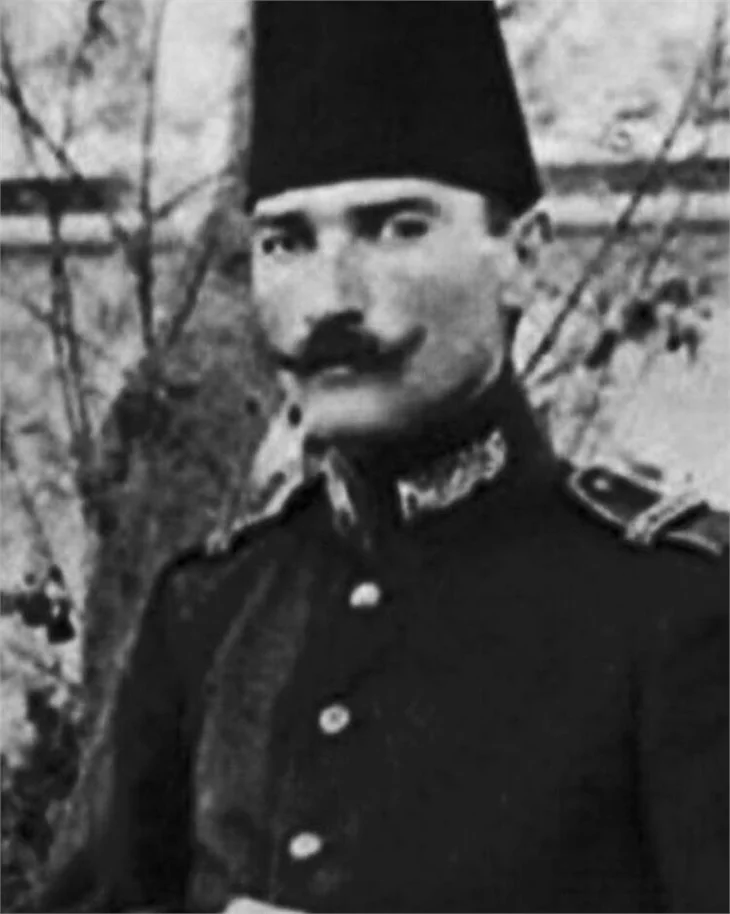 Ünlülerden 19 Mayıs Atatürk'ü Anma Gençlik ve Spor Bayramı mesajları