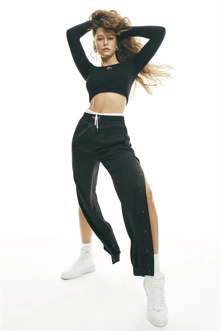 Serenay Sarıkaya'nın 'reklam' pozları!