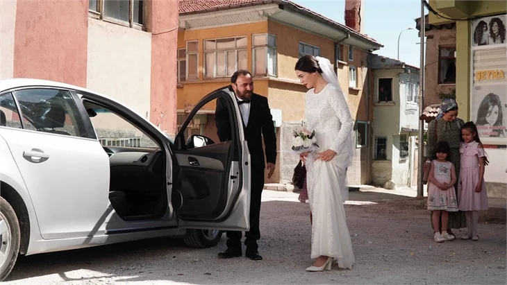 Gönül Dağı'nda Sefer ve Zahide evleniyor…