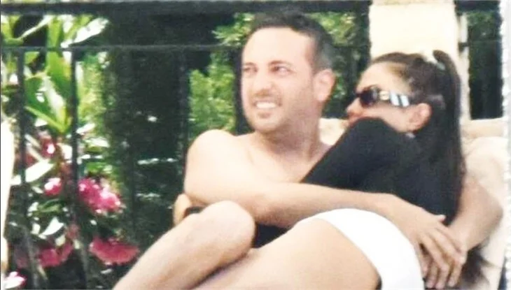 Oğuzhan Koç, Demet Özdemir'i öpmelere doyamadı