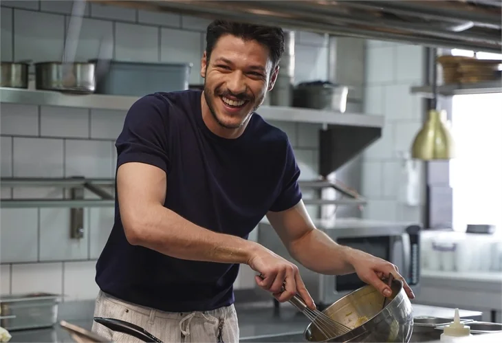 Kubilay Aka, 'Cam Tavanlar'ı anlattı!