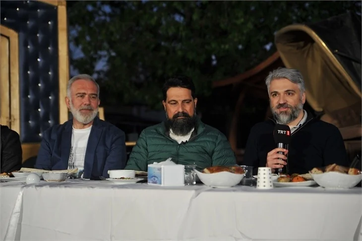 Payitaht Abdülhamid'in final yemeğinde duygusal anlar...