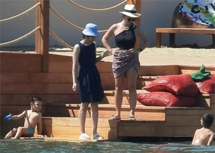Pelin Karahan gün boyu denize girmedi!