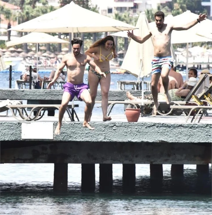 Anıl Altan ile Pelin Akil'in ikizler nöbeti