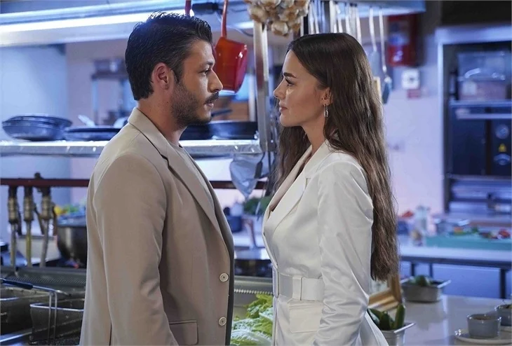 Cam Tavanlar'da Leyla ve Cem arasında savaş başlıyor!