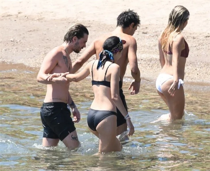 Sadakatsiz'in Selçuk'u Tarık Emir Tekin ve sevgilisinin Bodrum tatili...