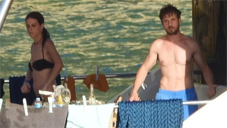 Aras Bulut İynemli, sevgilisi Bige Önal'la Göcek'te yakalandı!