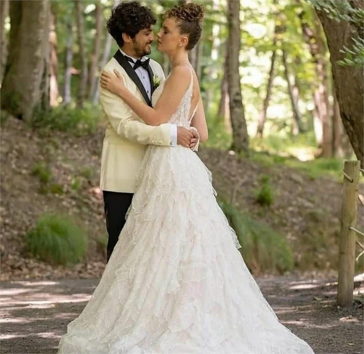 Taner Ölmez ve Ece Çeşmioğlu masalsı bir düğünle evlendi
