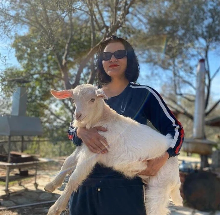 Göksel'in 'makyajsızım' paniği