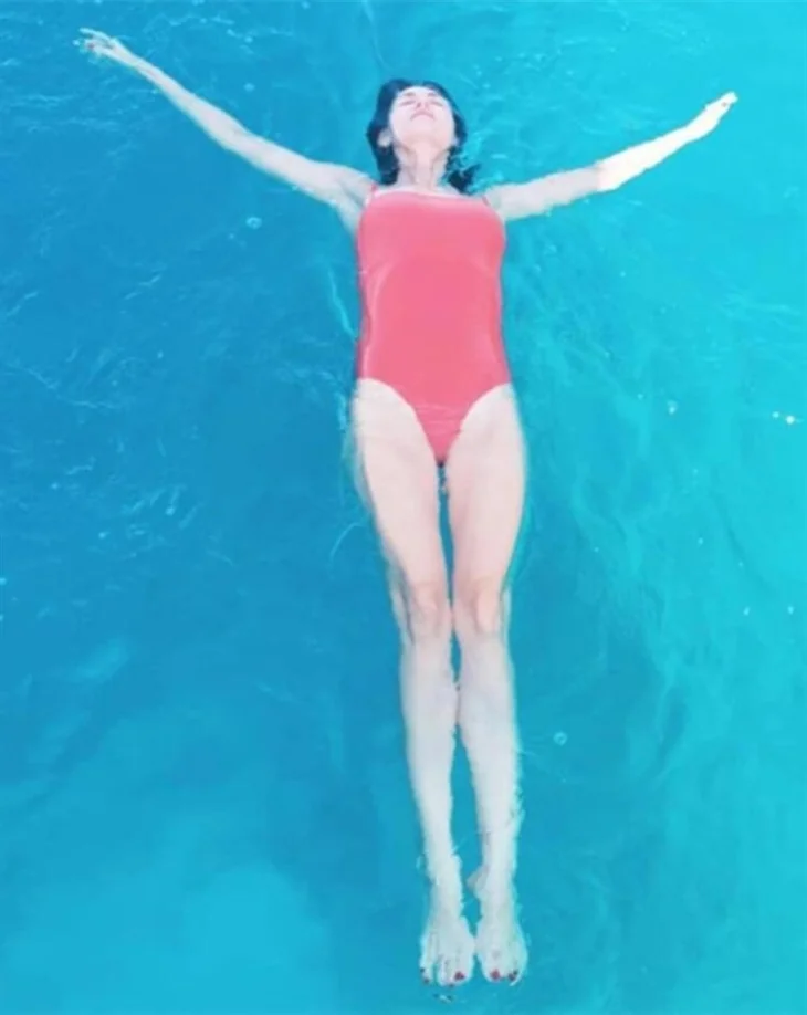 Nefise Karatay'ın tatil pozları olay oldu!