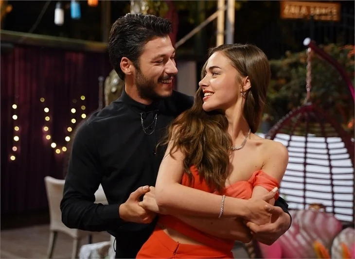 Cam Tavanlar'da aşkın dansı başlıyor!