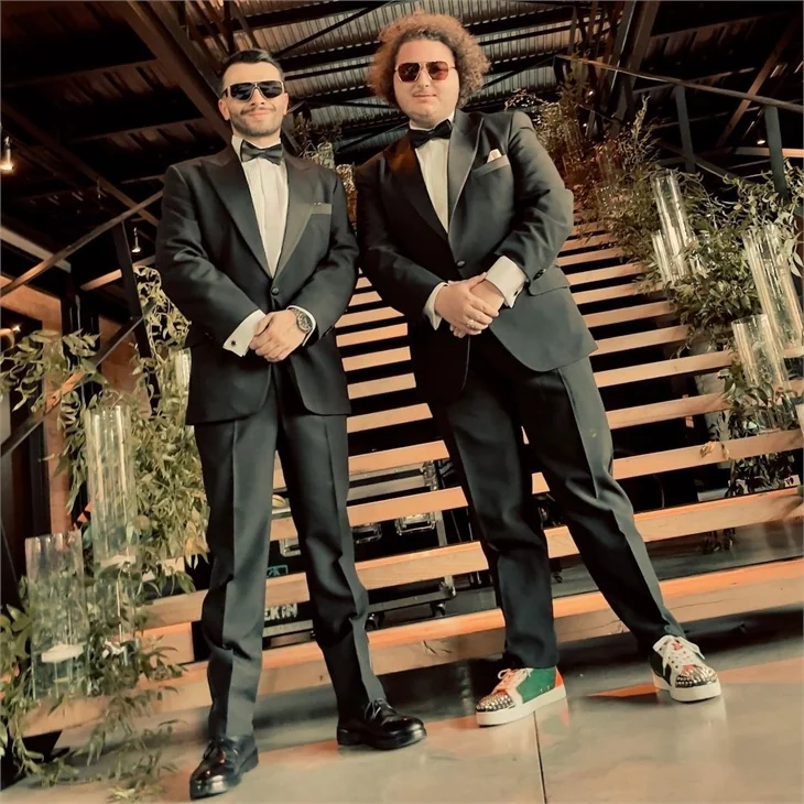 Zeynep Bastık ve Tolga Akış'ın düğün törenine ünlü akını!