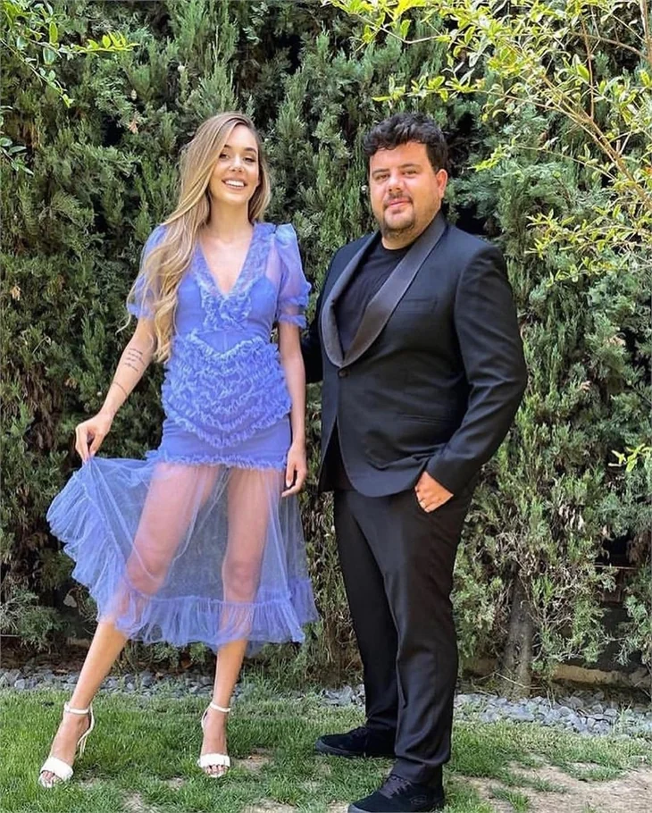 Zeynep Bastık ve Tolga Akış'ın düğün törenine ünlü akını!