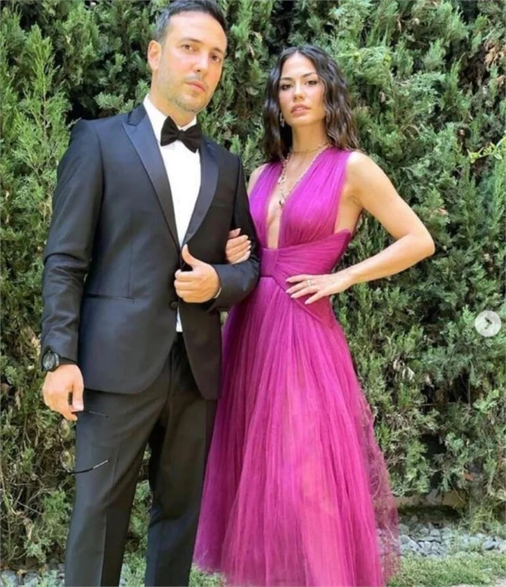 Zeynep Bastık ve Tolga Akış evlendi! Düğüne ünlüler akın etti!
