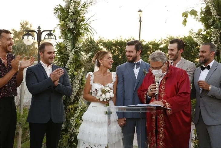 İsmail Ege Şaşmaz ve Hande Ünal da dünyaevine girdi!