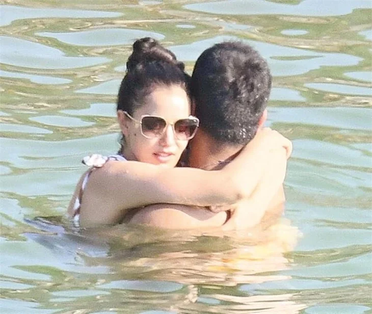 Burak Özçivit-Fahriye Evcen çifti sezonu açtı