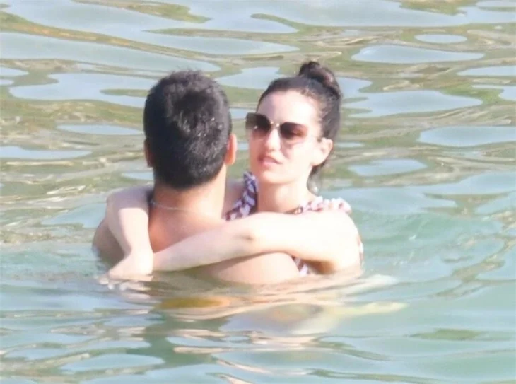 Burak Özçivit-Fahriye Evcen çifti sezonu açtı