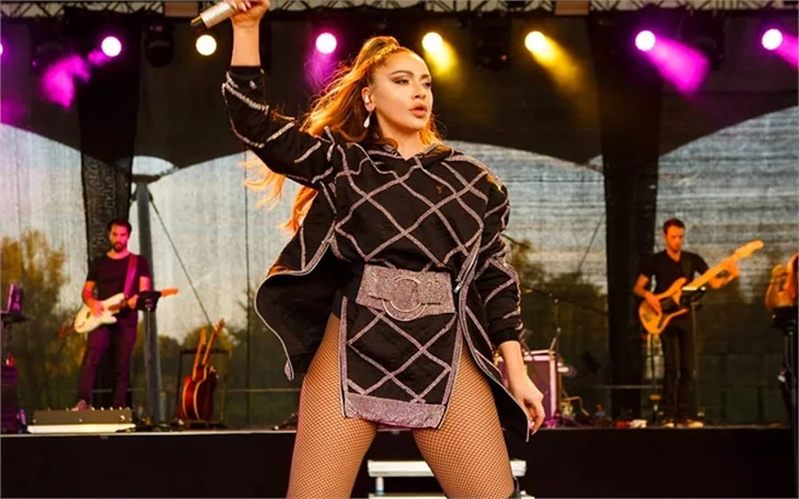 Hadise'nin '15 milyon'luk dansı...