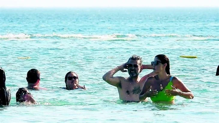 'Sadakatsiz'in Volkan'ı Caner Cindoruk'un Çeşme tatili